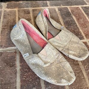 TOMS Heart Patterned Slip-On Shoes